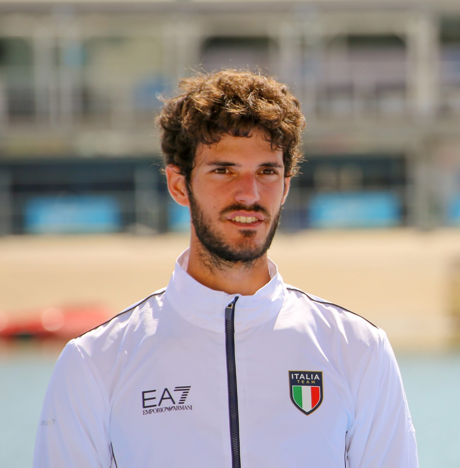 Ritratto di Stefano Oppo con la divisa della Nazionale italiana